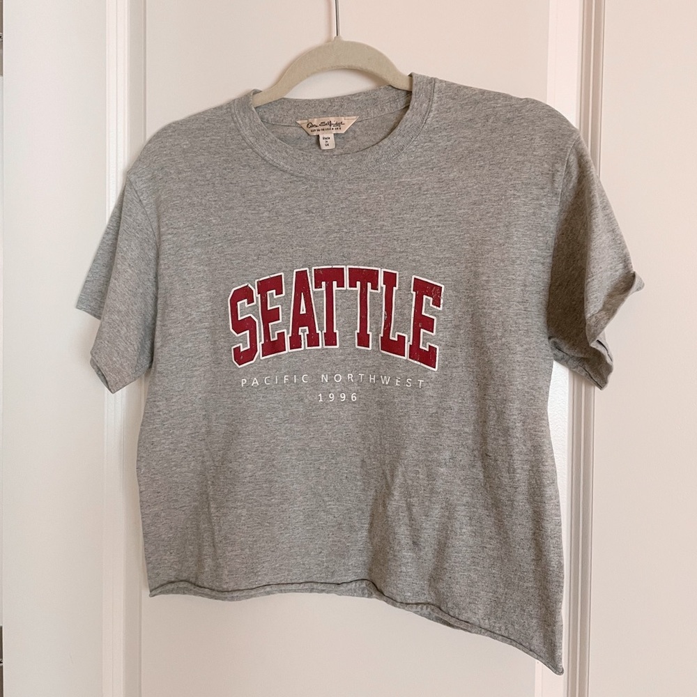 Miss Selfridge “Seattle: Pacific Northwest (1996)” gray crop top